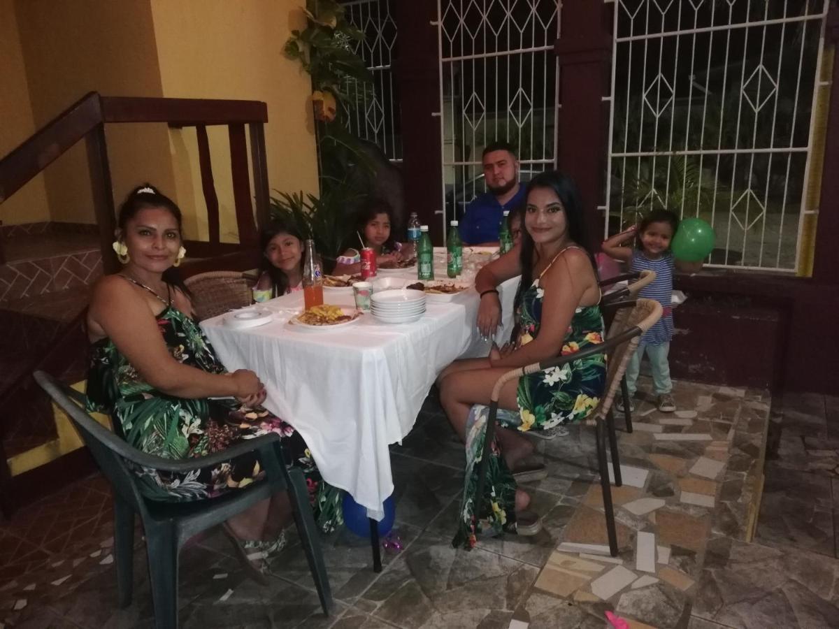Hotel BAHÍA Tela Buitenkant foto